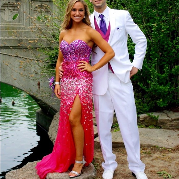 ✨✨Gorgeous Blush Prom Crystal Dress ✨✨ - Picture 4 of 6